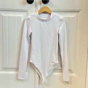 Good American “The Crewneck” White Long Sleeve Bodysuit Size 0 NWOT